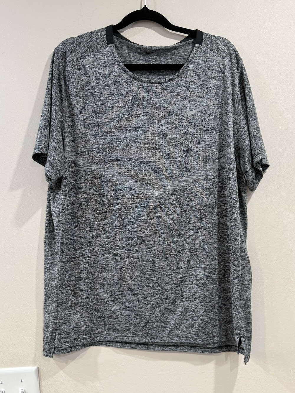 🔥Nike Men’s Grey Heather Short-Sleeve Athletic Tee Size L EUC🔥